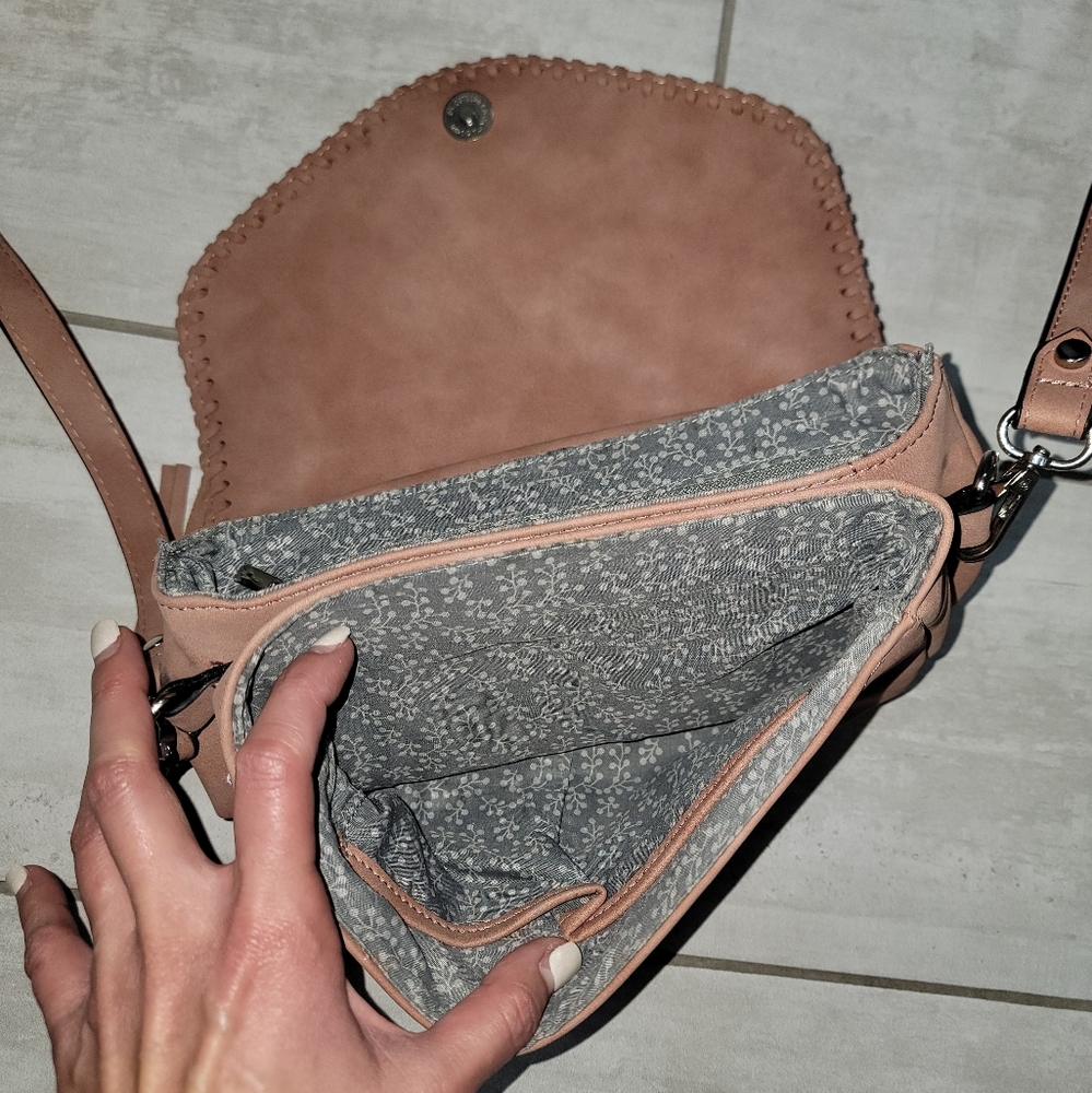 Francesca’s Martina Flapover Whipstitch Crossbody Bag in Pink with Tassels - Picture 8 of 10
